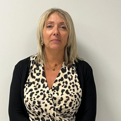 Première adjointe Madame Karine REYNAUD